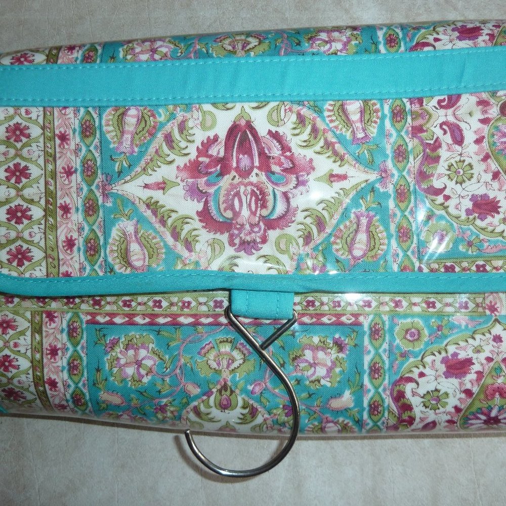 GLAM GIRL HANGING COSMETIC CASE WITH EXTRA